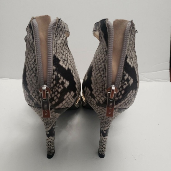 UNISA Women’s Snake Print Black Cream Pointed Toe Stiletto High Heels Sz 8 - Picture 5 of 6